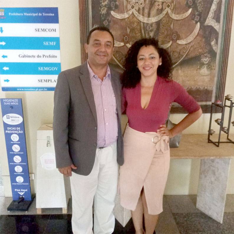 Nouga Cardoso renuncia ao cargo alegando falta de recursos para pagar compromissos na SEMEC
